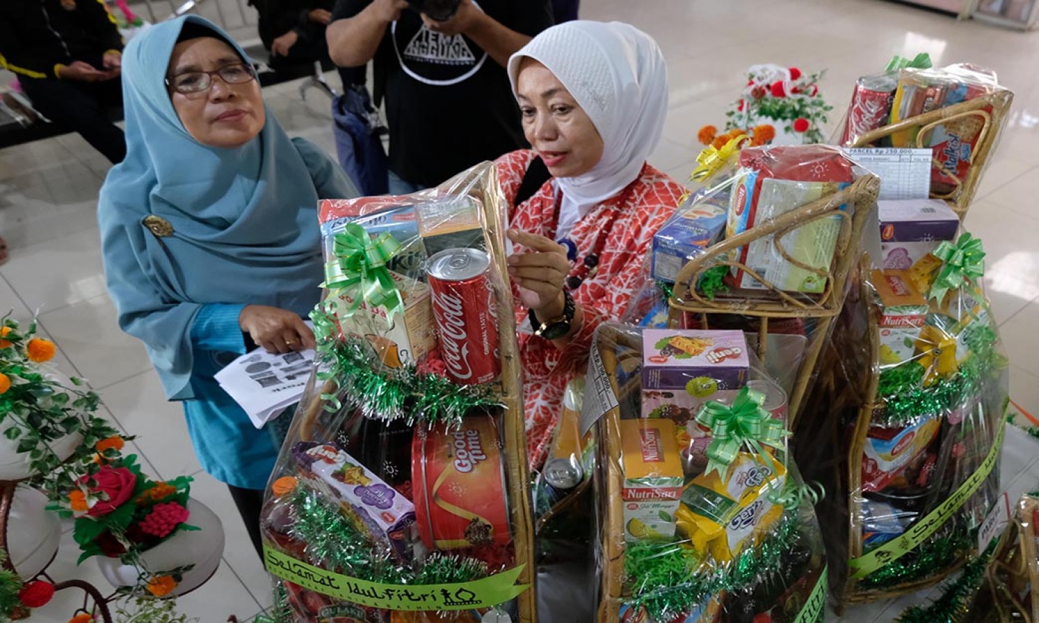Berkirim Parsel Saat Lebaran Wujud Kerukunan Masyarakat