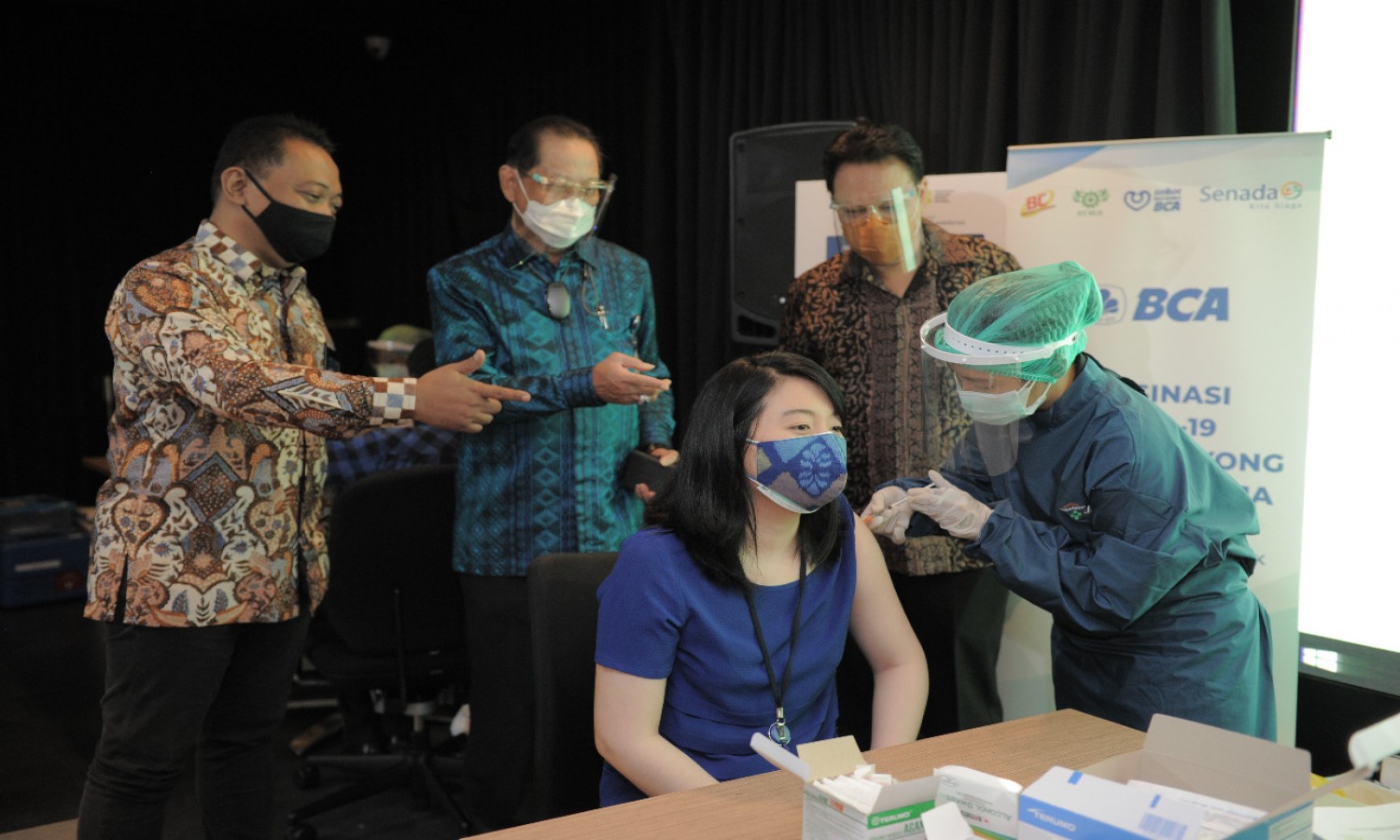 Gandeng Kimia Farma, BCA Mulai Program Vaksinasi Gotong Royong