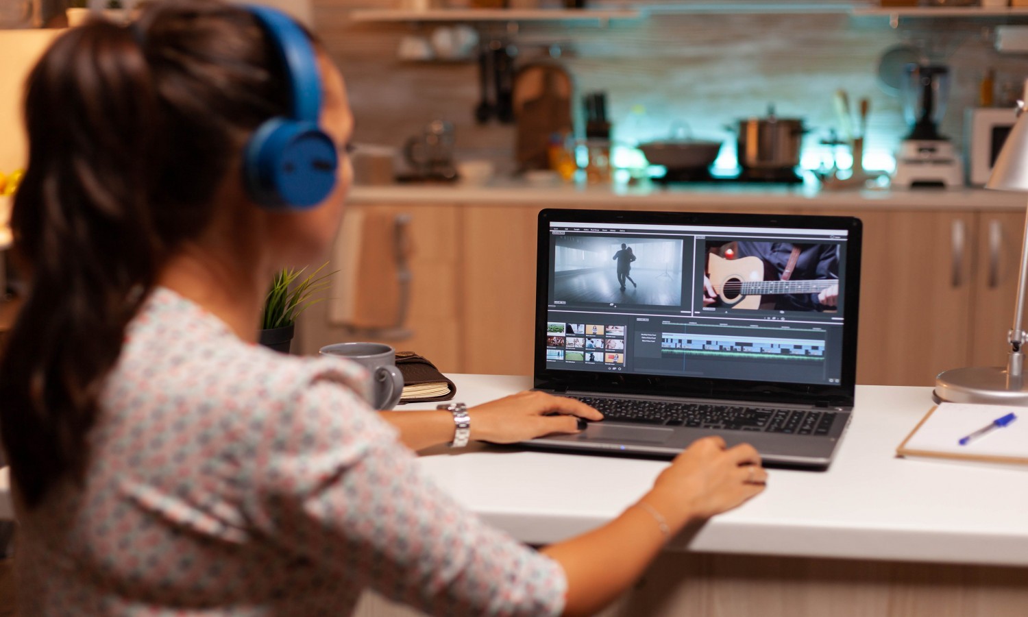 Waspada, Duduk Lama Di Depan Komputer Bisa Lemahkan Otot