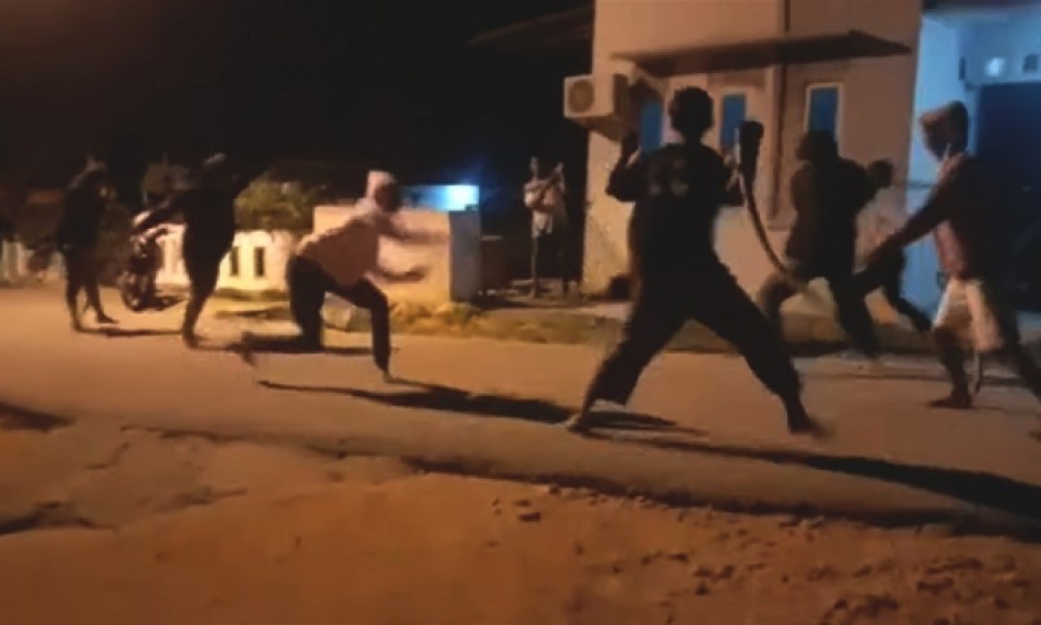Warga Desa Sanggung menuntut keadilan