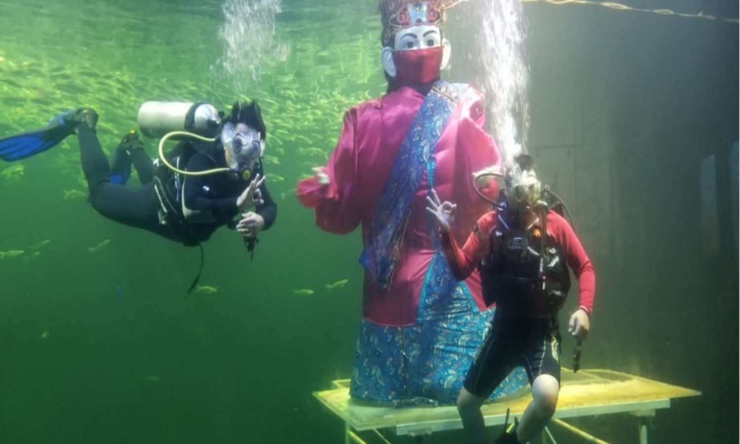 Rayakan Ultah Jakarta, Ancol Hadirkan Atraksi Ondel-Ondel Dalam Air