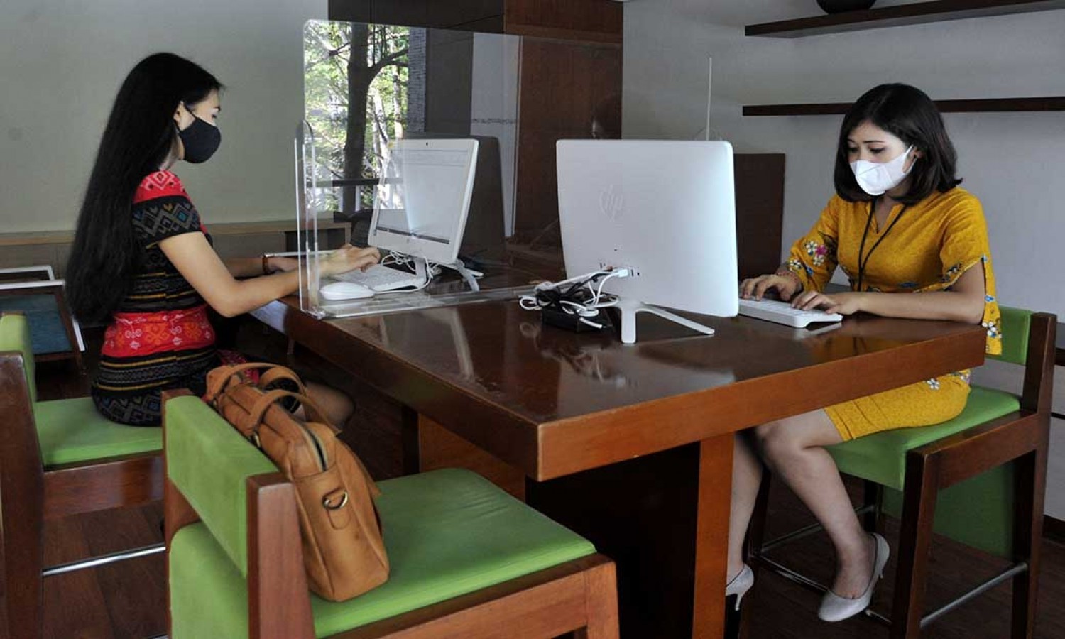 Menparekraf Bantah WFB Jadi Pemicu Lonjakan Covid-19