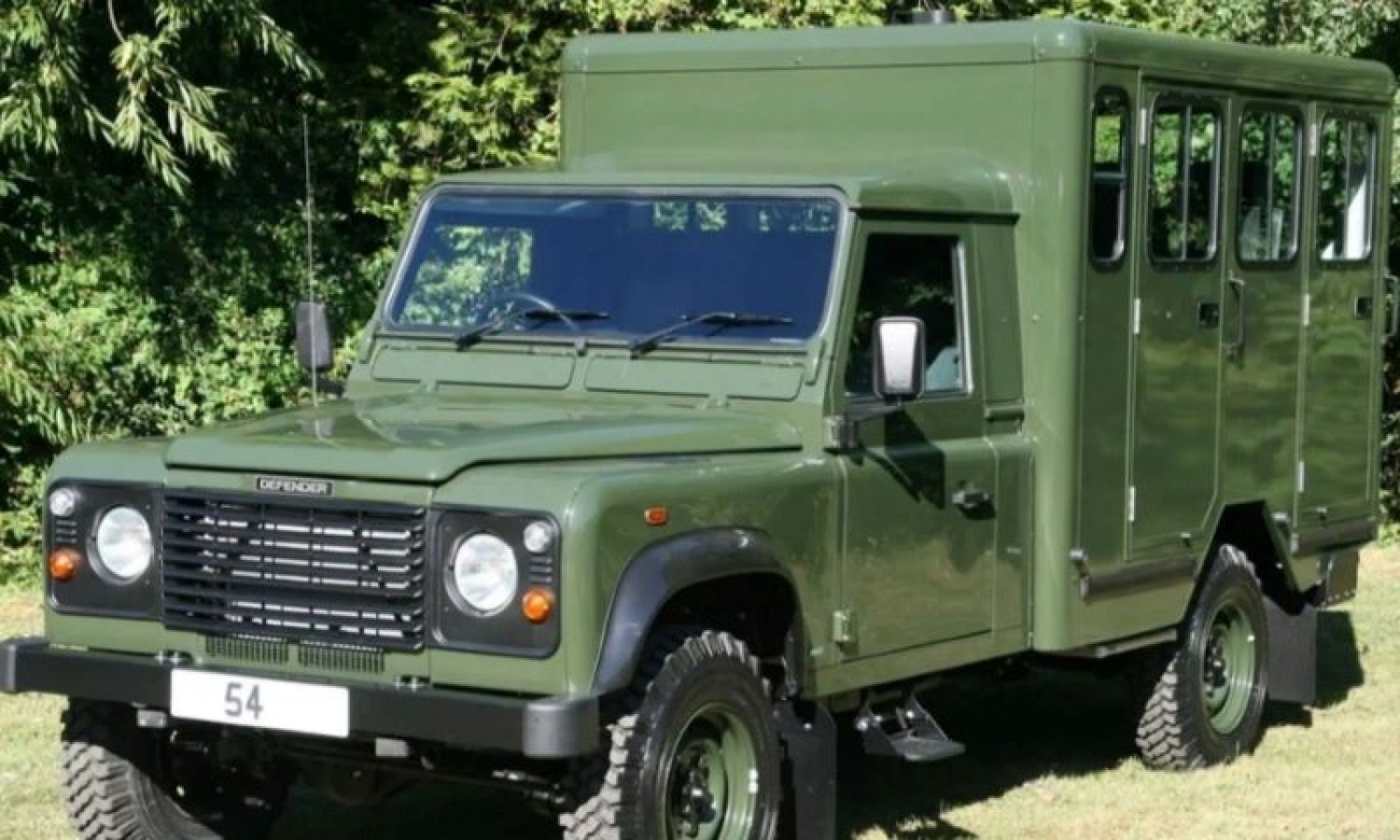 Defender Jadi Andalan Penjualan Jaguar Land Rover