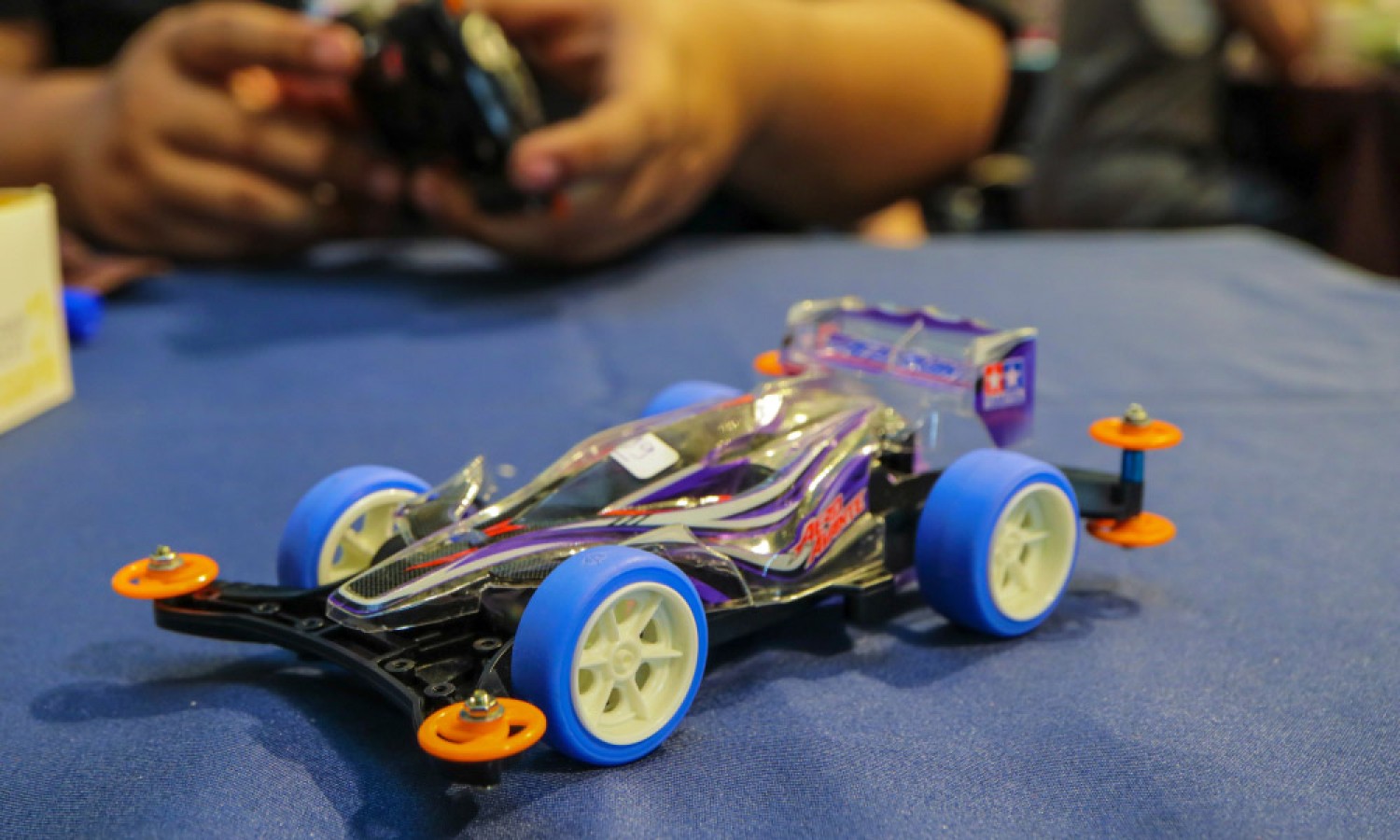 Bernostalgia Dengan Tamiya Mini 4WD, Permainan Mobil Balap Yang Abadi