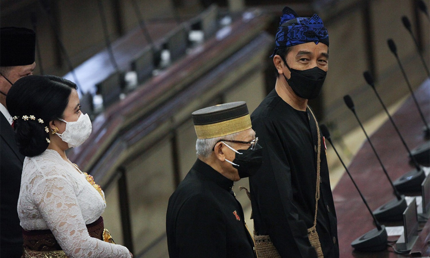 Pakaian-pakaian Adat Jokowi Dalam HUT RI