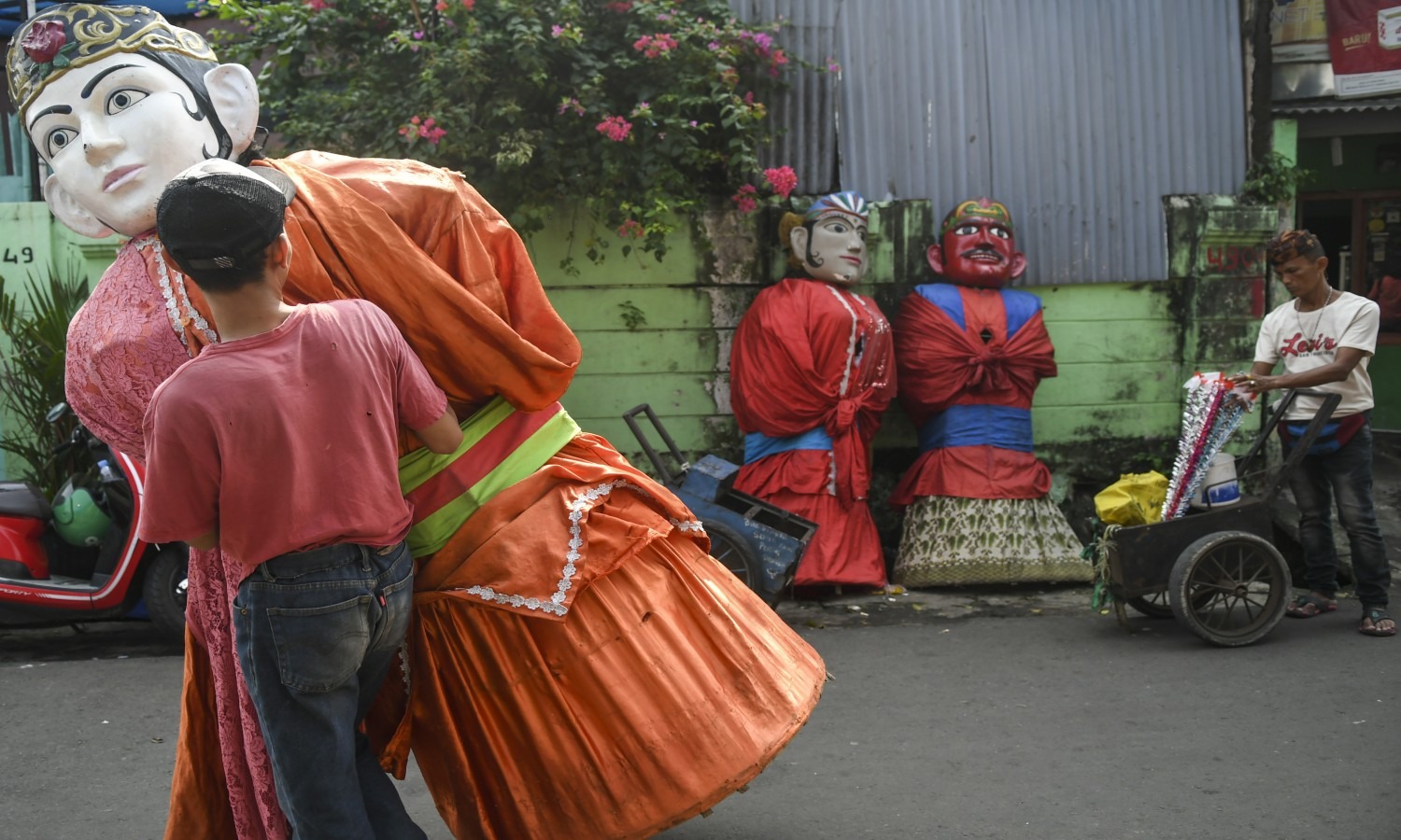 Kronik Ondel-ondel, Dari Medium Ritual Hingga Alat <i>Ngamen</i>