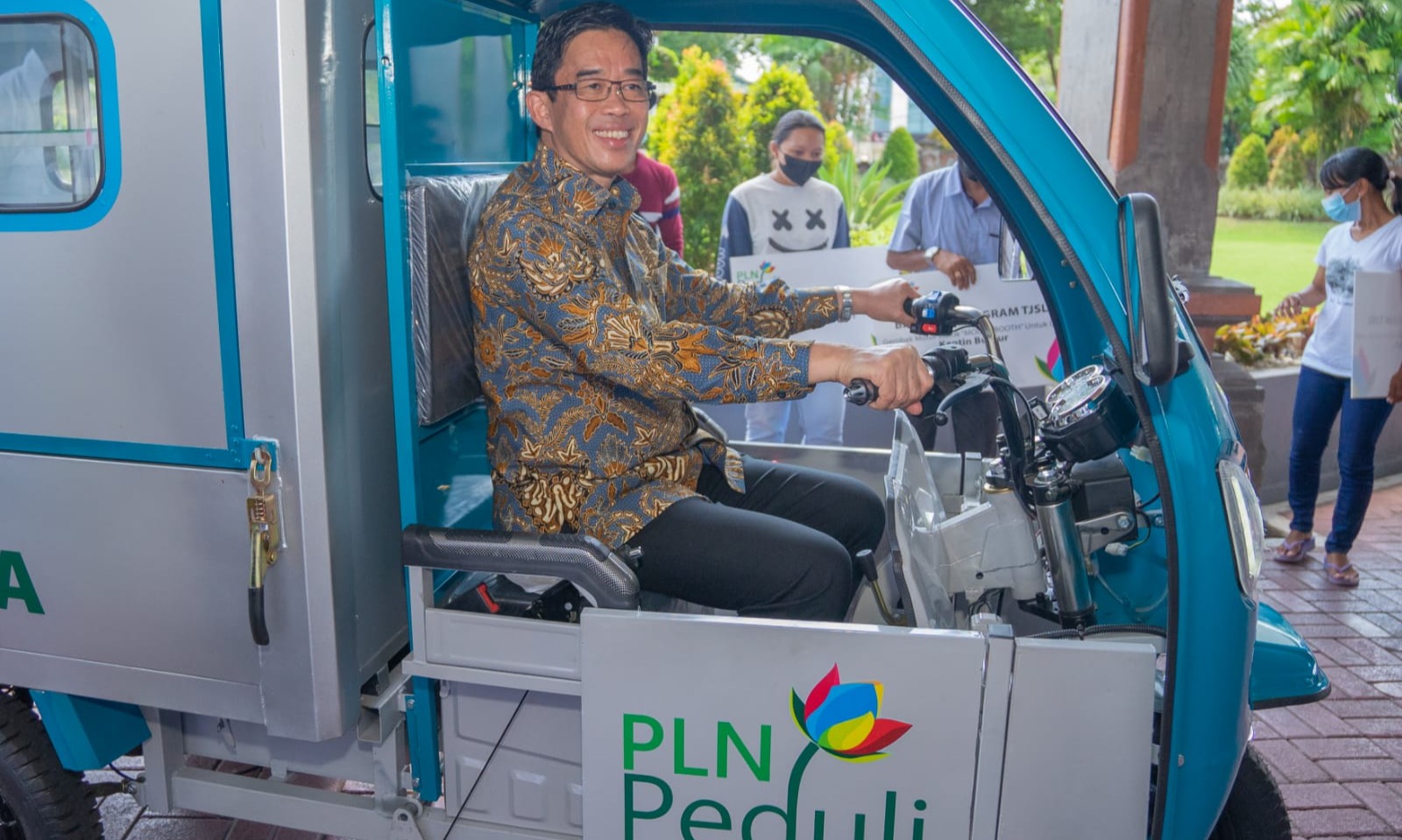 Tingkatkan Produktivitas UMK, PLN Kembangkan Gerobak Motor Listrik