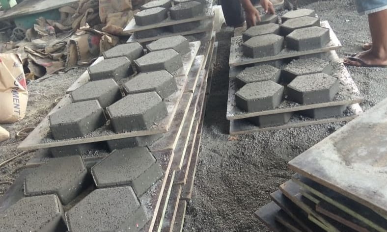 Mendulang Maslahat Dari Plastik Yang Terbuang