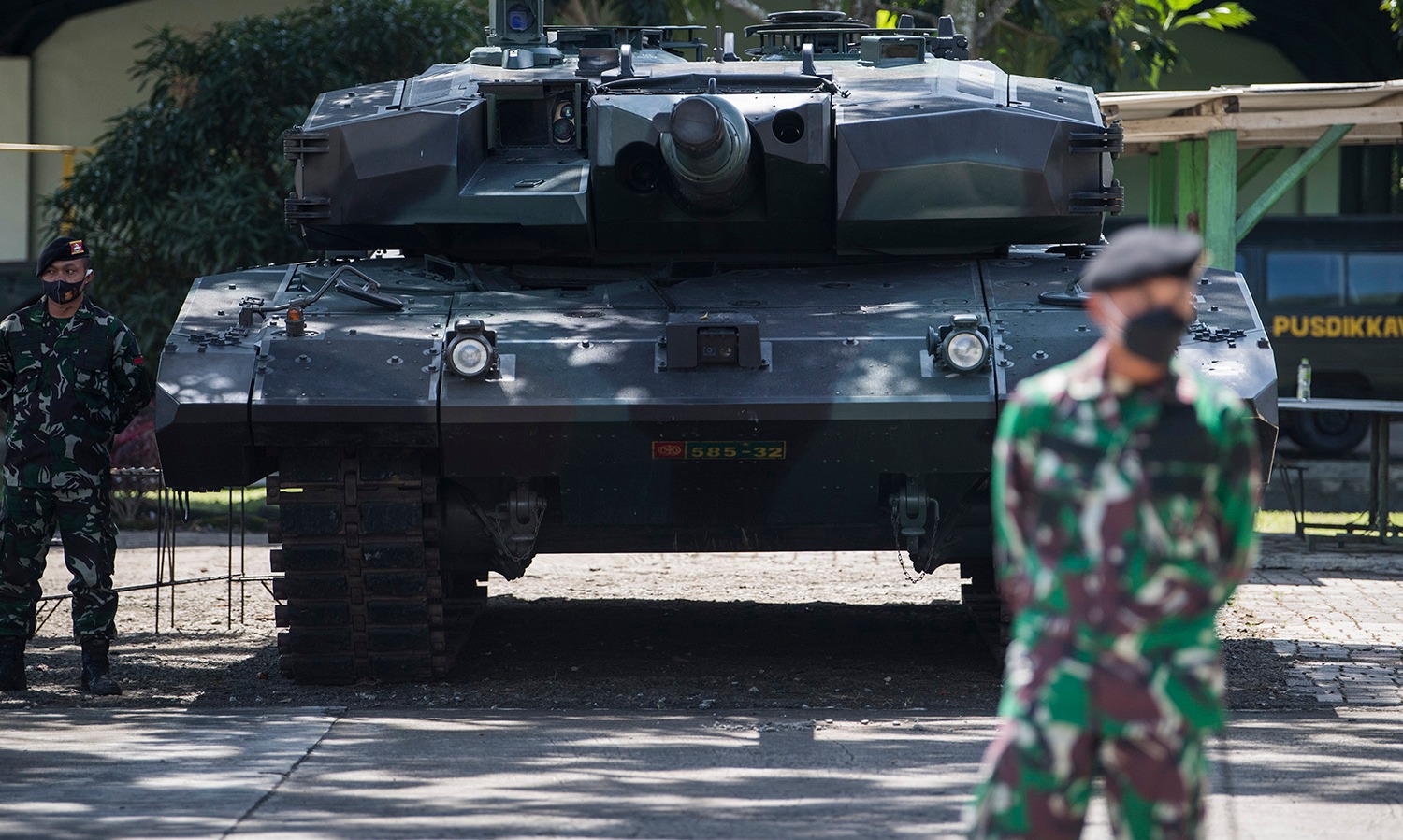 Dahana Uji Coba Roket Penghancur Tank