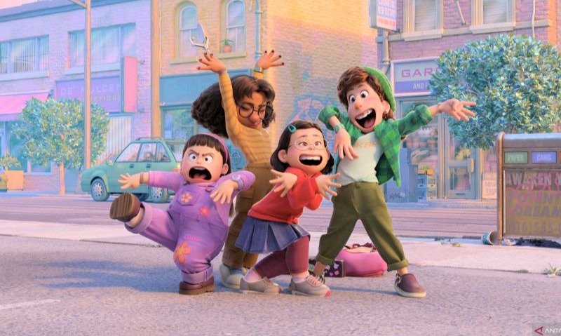 "Turning Red", Animas Pixar Tentang Serunya Era <i>Boyband</i>