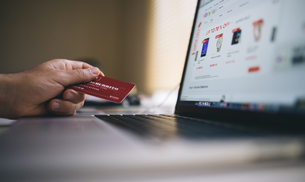 Lima Poin Penting Untuk Aman Belanja di <i>E-commerce</i>