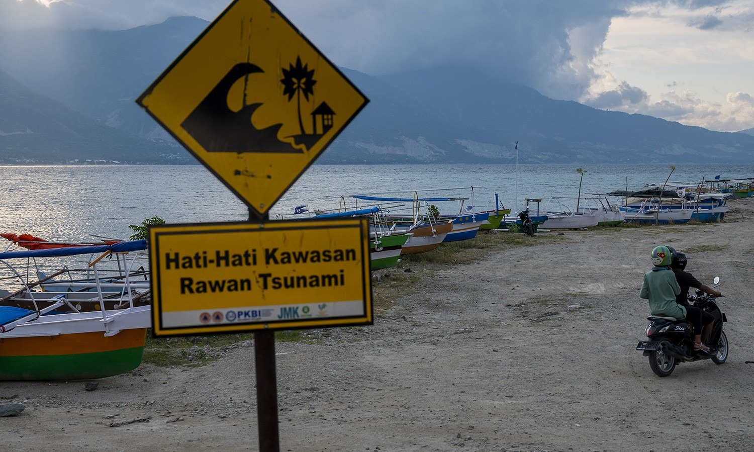 Awal Munculnya Istilah Tsunami