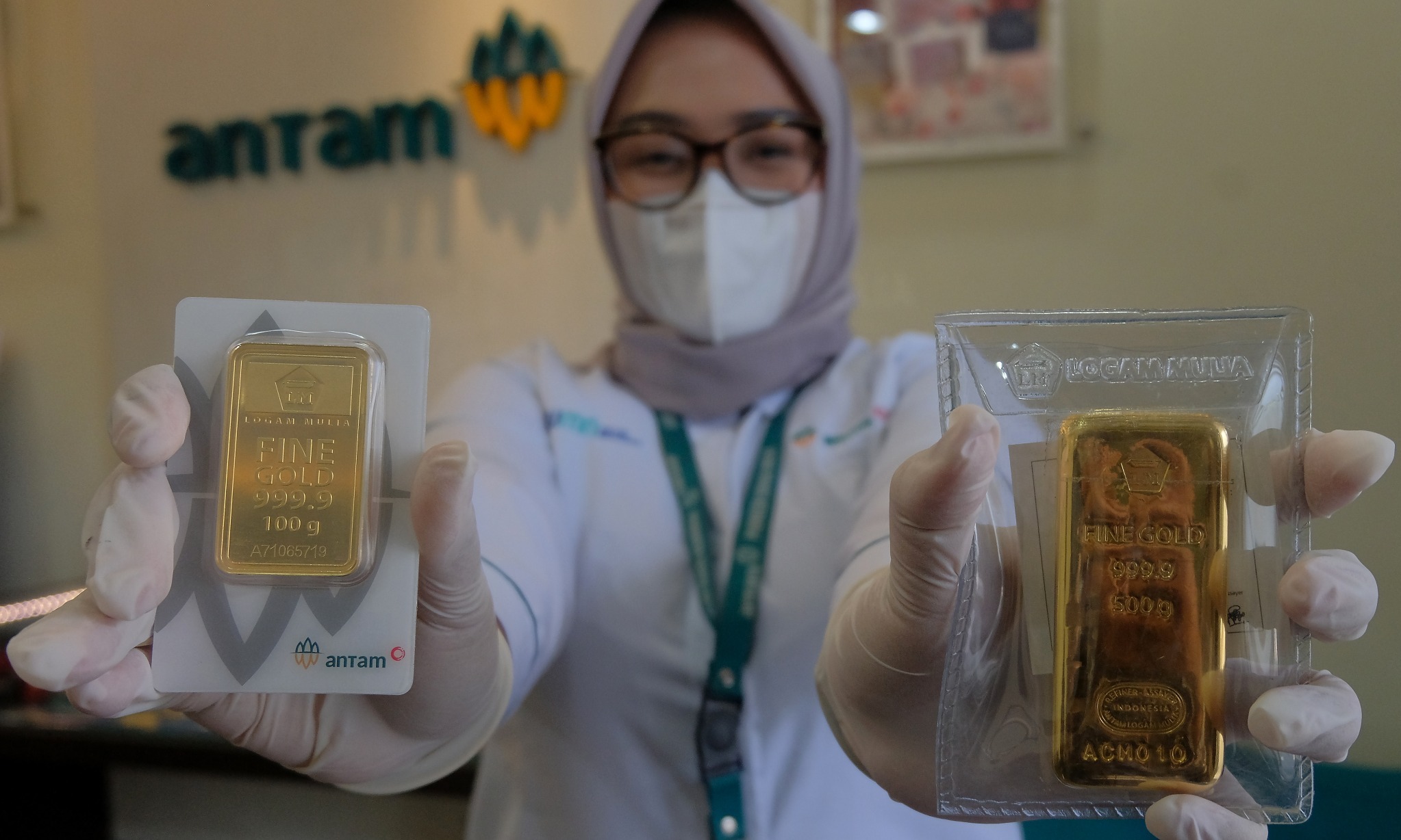 Harga Emas Antam Naik Goceng Jadi Rp940.000/gram