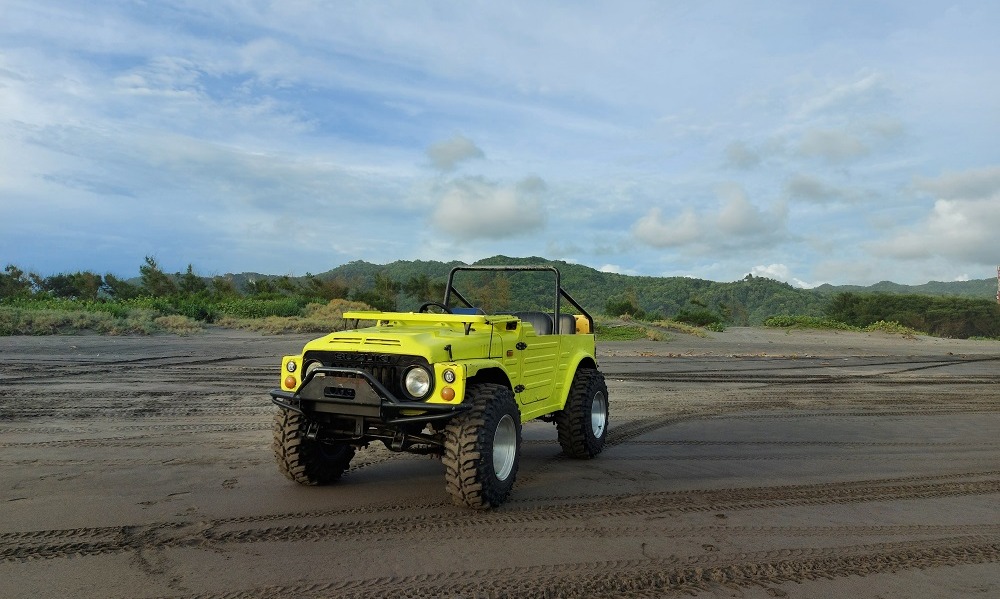 Serunya <i>Off Road</i> Memompa Adrenalin Di Gumuk Pasir