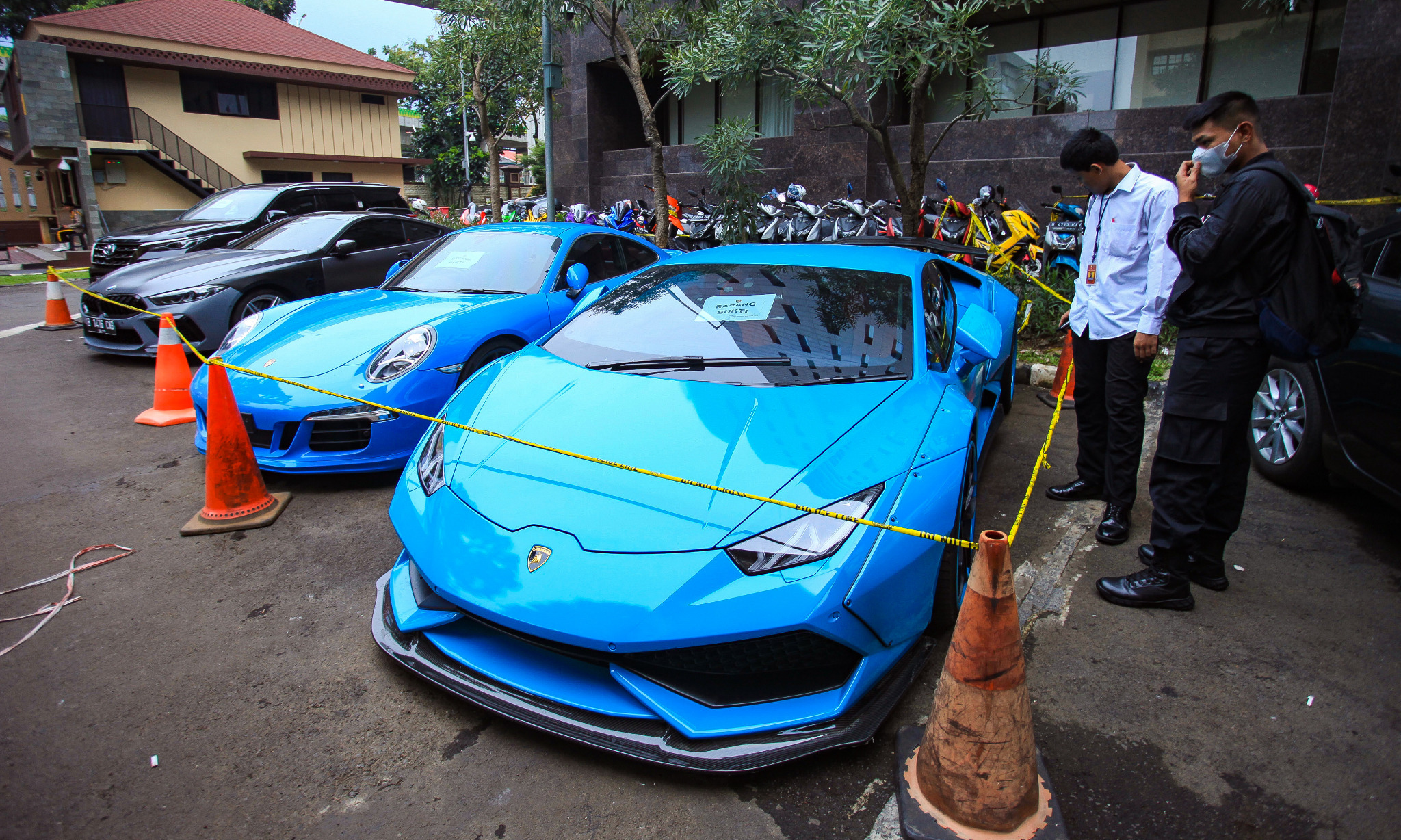 Penyidik Ungkap Trik Bagi-bagi Uang Doni Salmanan