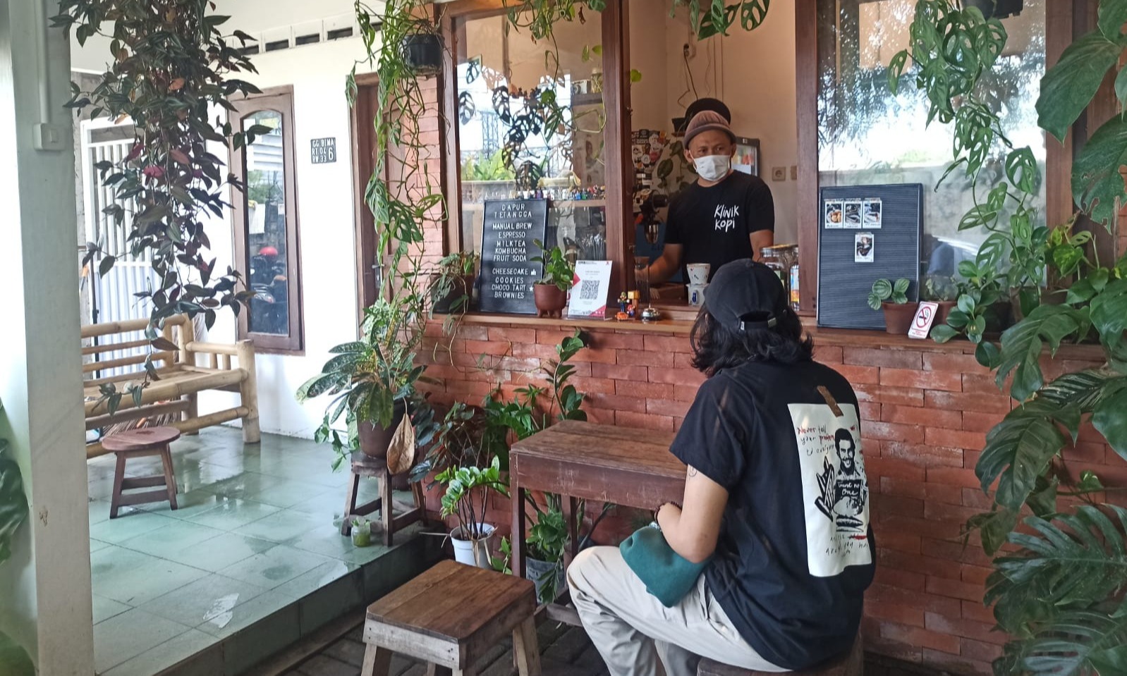 "Berobat" Jiwa dan Rasa di Klinik Kopi