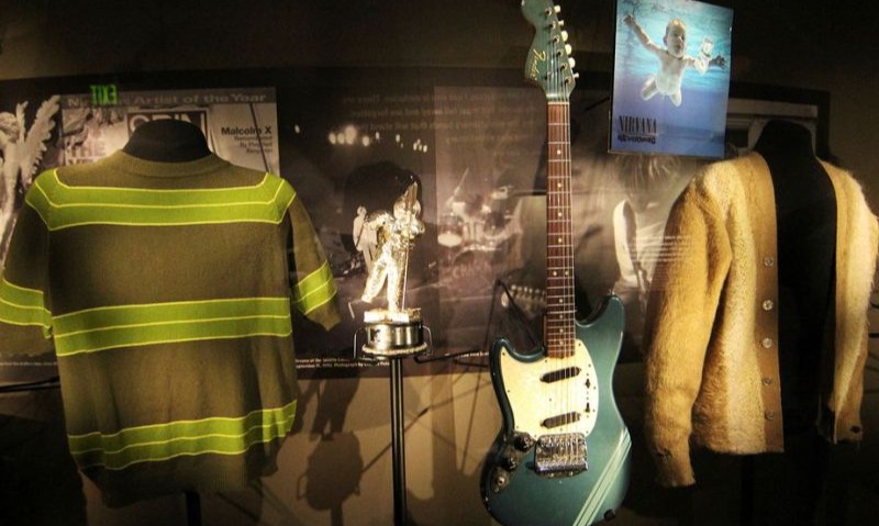 Gitar Kurt Cobain Siap Lelang Dengan Harga Rp11,4 Miliar