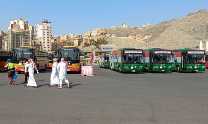 Jemaah Haji Terbantu Layanan Bus Shalawat