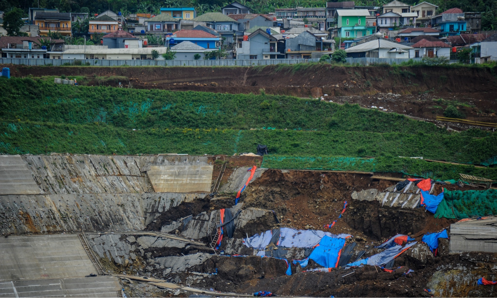 Bangun 72 Bendungan, Apa Alasan Pemerintah?