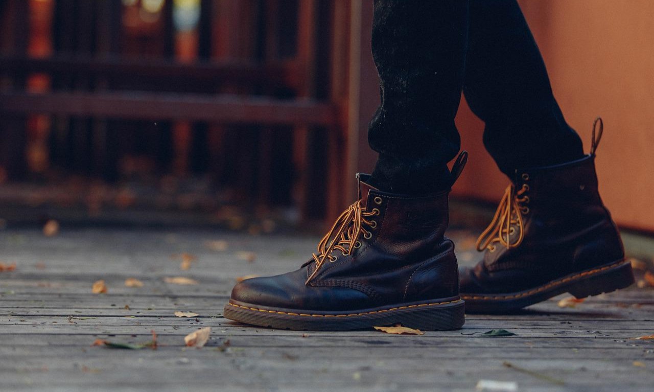 Menjaga Agar Sepatu Kulit Tetap Awet