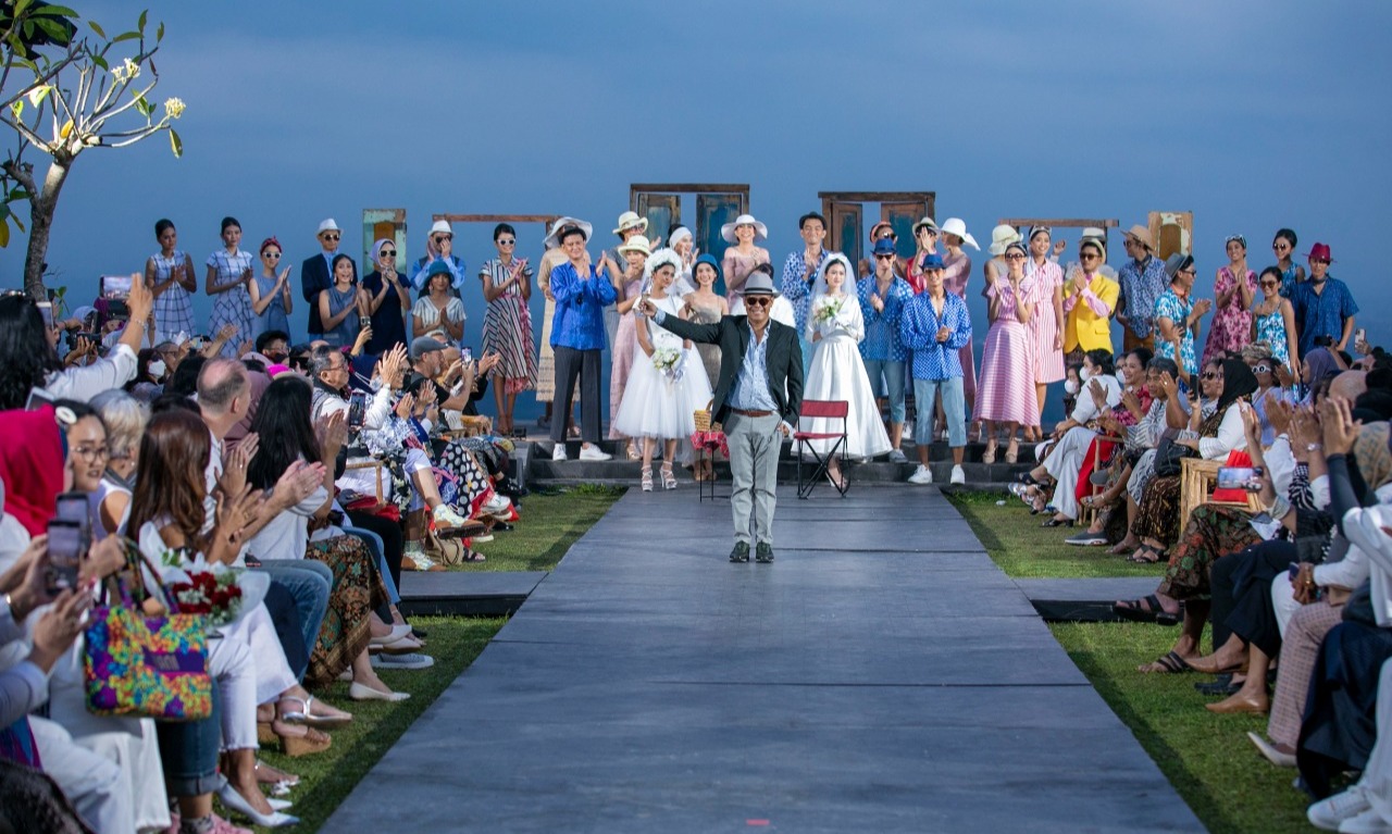 Philip Iswardono Luncurkan Brand Dan Peragaan Busana Tunggal