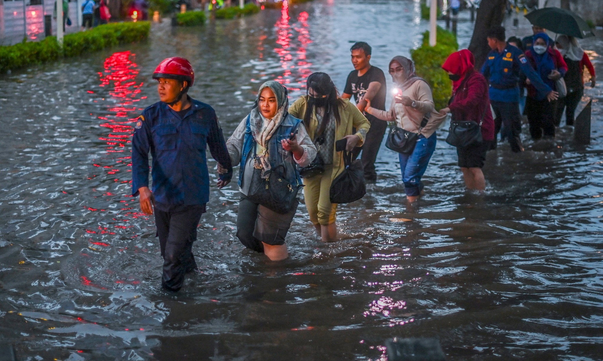 Waspadai Enam Penyakit Yang Hadir Saat Banjir