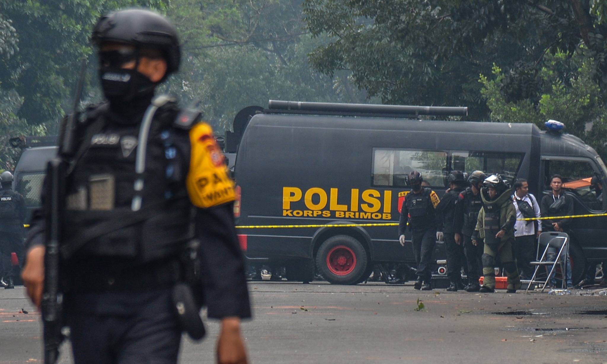 Densus 88 Telisik Bom Polsek Astanaanyar