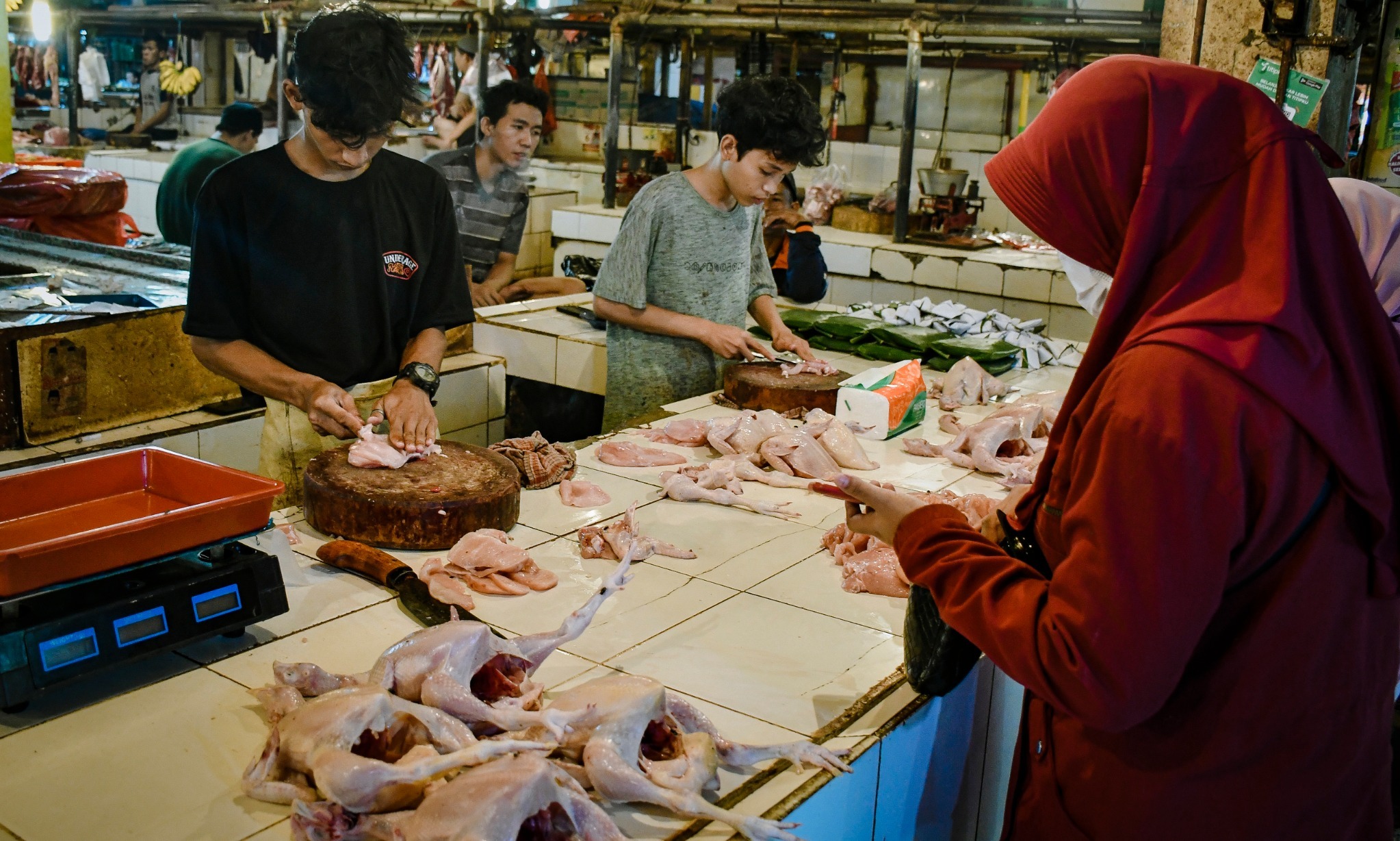 Tren Konsumsi Di Tengah Ancaman Resesi 2023, Ini Proyeksi DBS