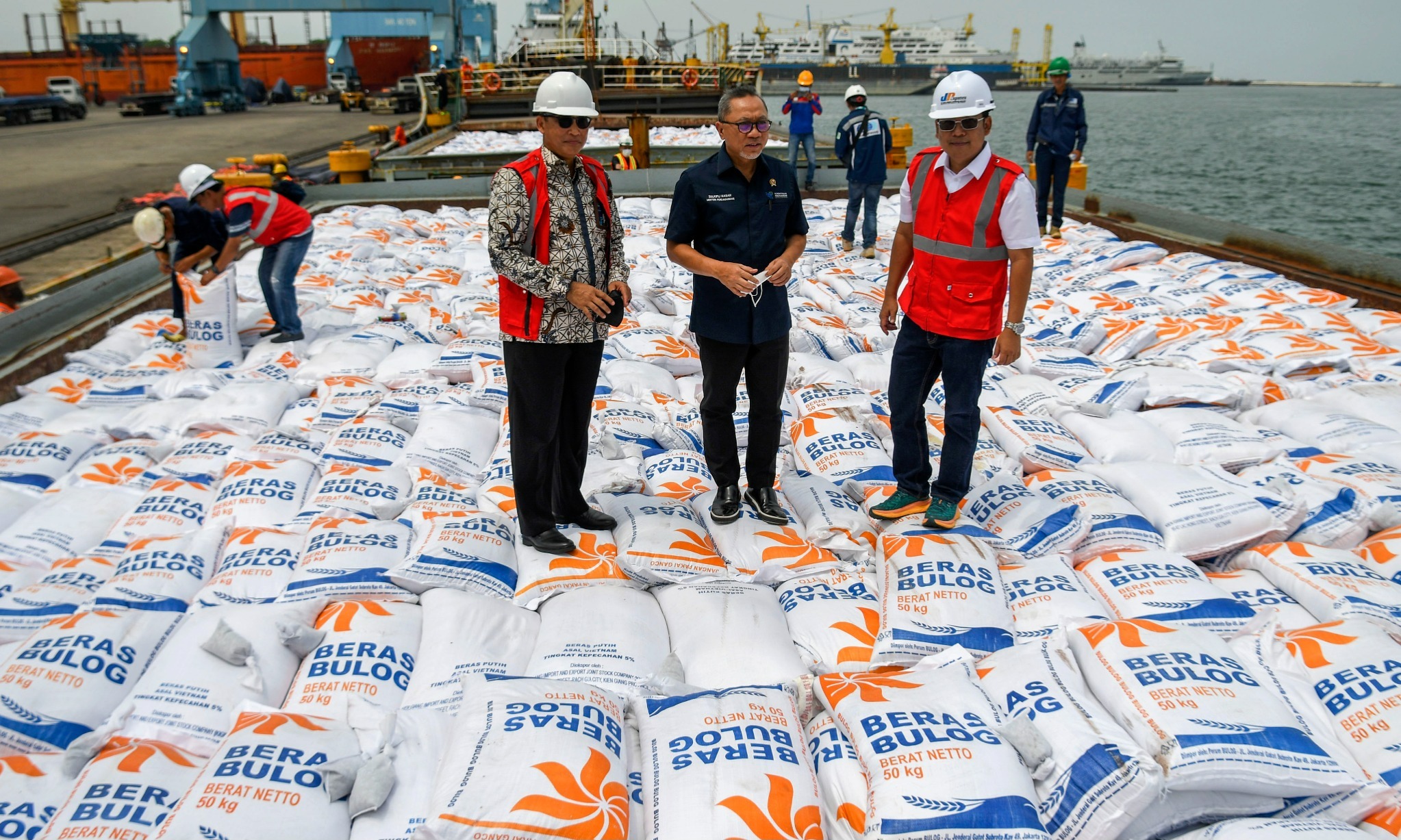 Bulog Diminta Habiskan Stok Beras agar Bisa Serap Panen Raya 2023