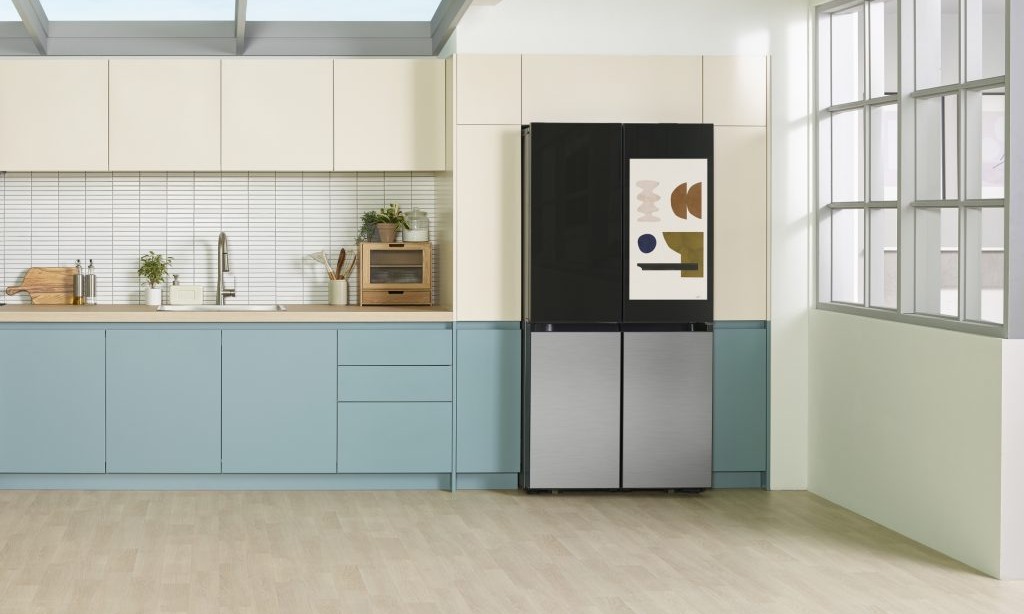 Kulkas Pintar Samsung Bisa Buat Nonton TV Hingga TikTok