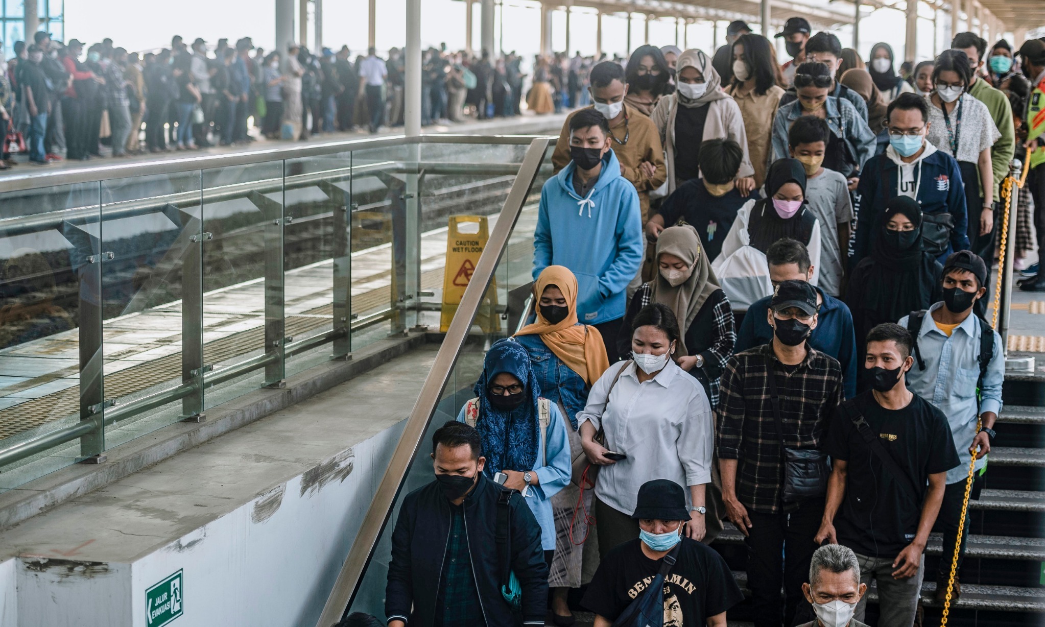 Pengamat: Insentif Kendaraan Listrik Usik Pengguna Kendaraan Umum