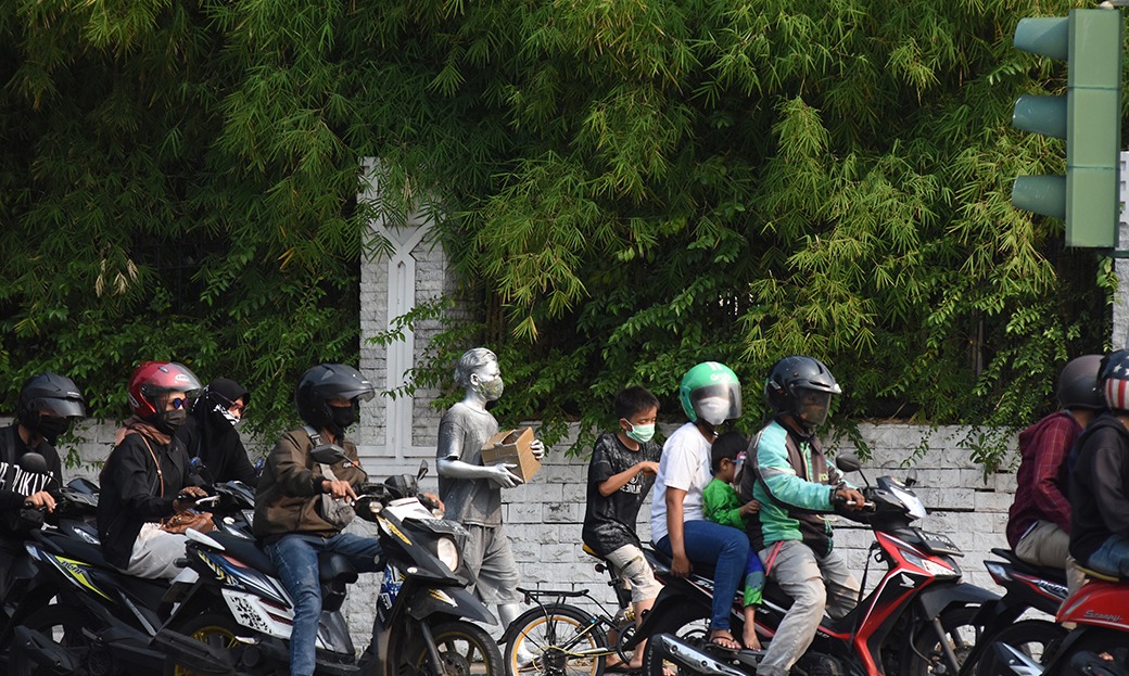 MUI Minta 'Manusia Silver' Ditertibkan