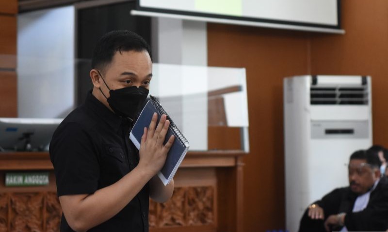 Jaksa Tuntut Ricky Rizal 8 Tahun Penjara
