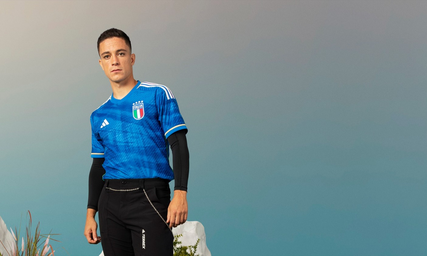 Timnas Italia Rilis Jersey Terinspirasi Dari Marmer Dan Budaya Romawi