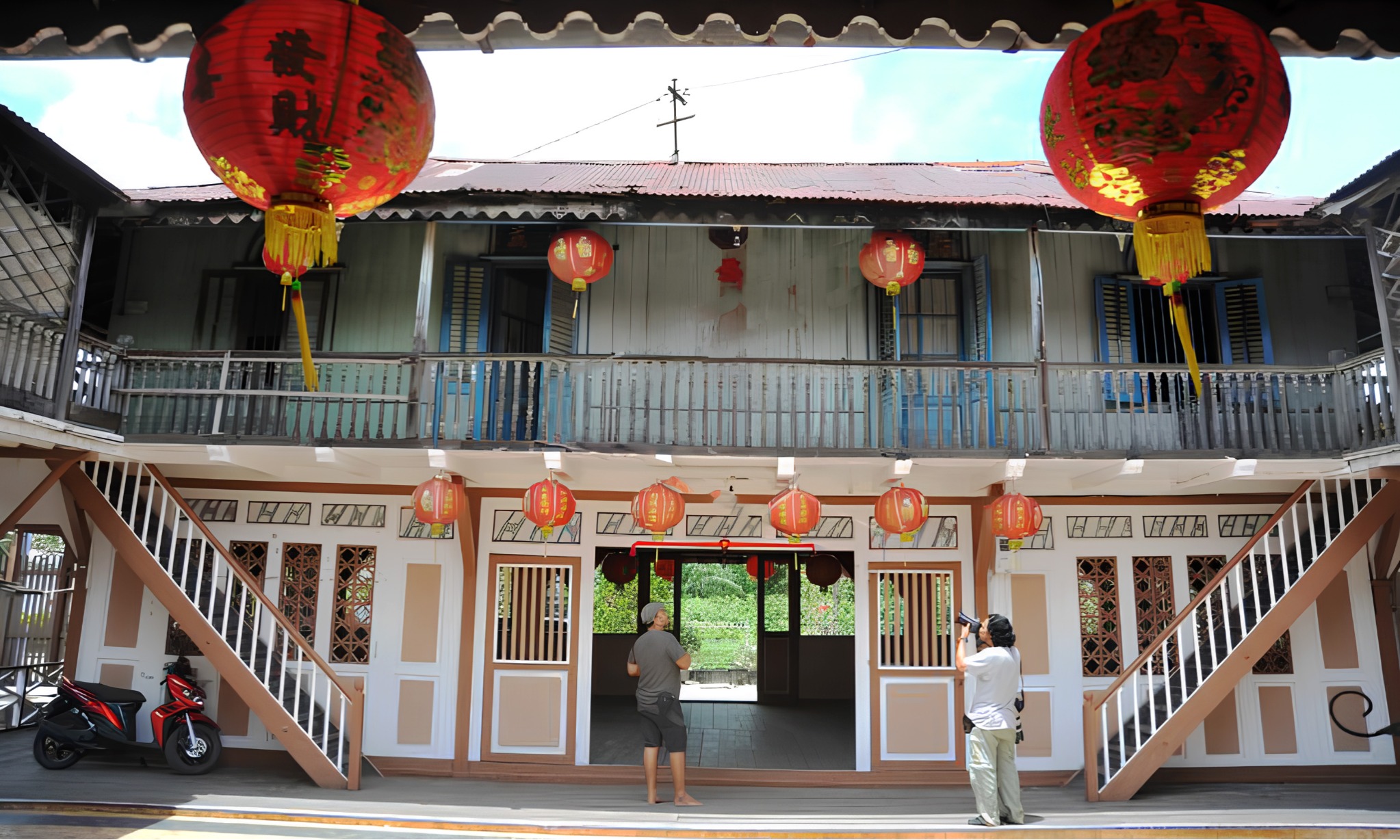 Pelesiran Ke Cagar Budaya Rumah Marga Thjia Di Singkawang