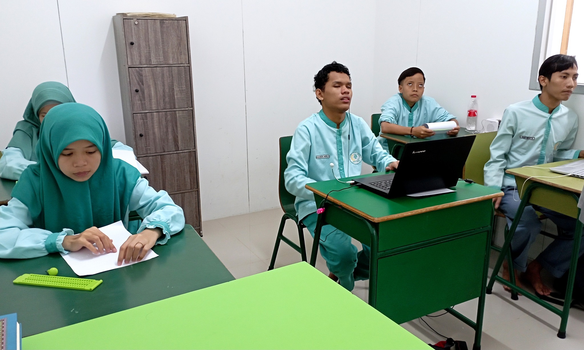 Mendukung Tuna Netra Memahami Dunia