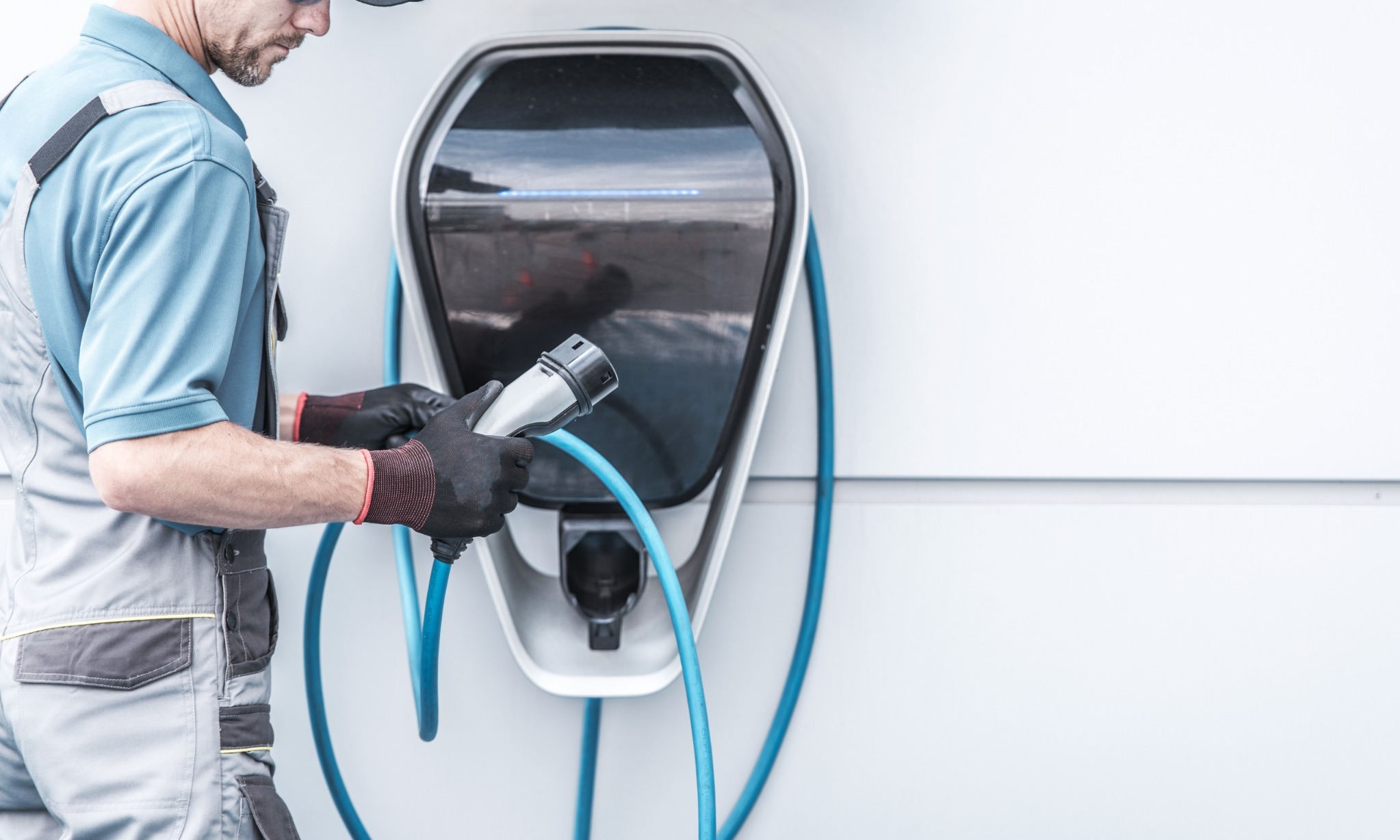 PLN Siap Suplai 1.500 <i>Charging Station</i> Untuk Kendaraan Listrik