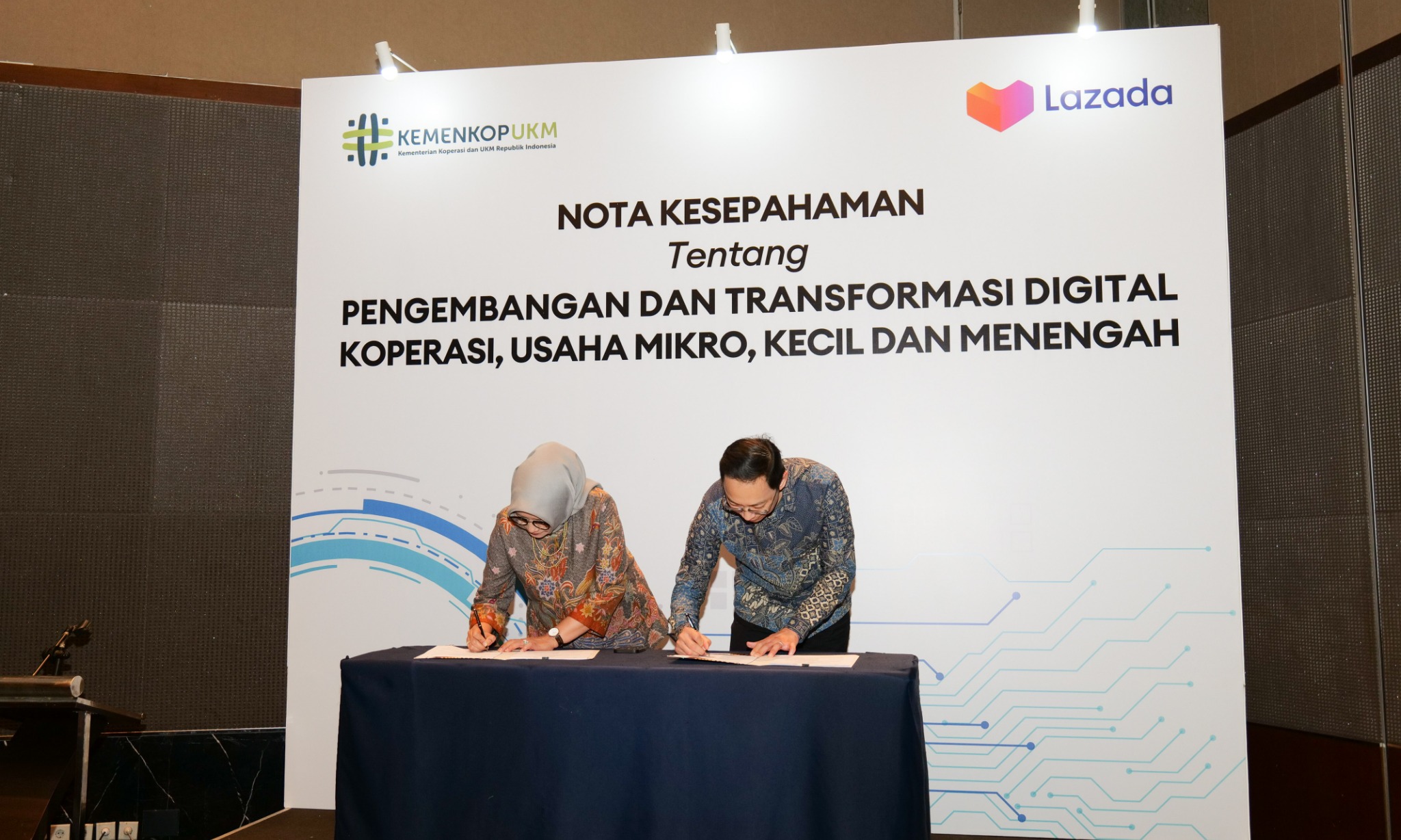 Lazada-KemenkopUKM Dorong Digitalisasi UMKM