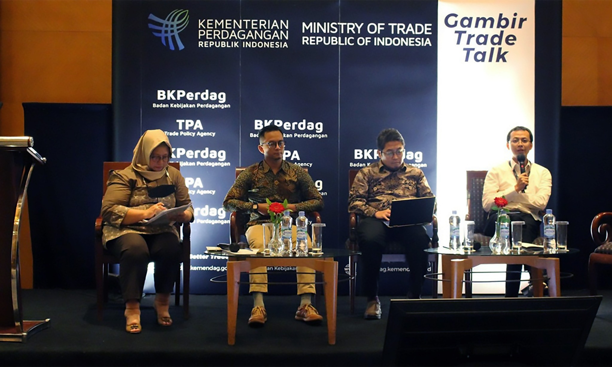 Kepala LPEM UI: Hanya Sedikit Pelaku UMKM Yang Naik Kelas