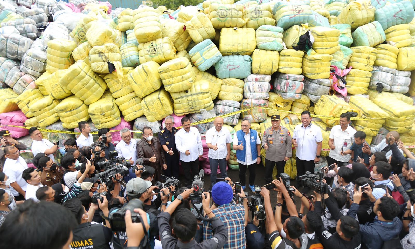 Kerugian Akibat Impor Pakaian Bekas Ilegal Capai Rp100 Triliun