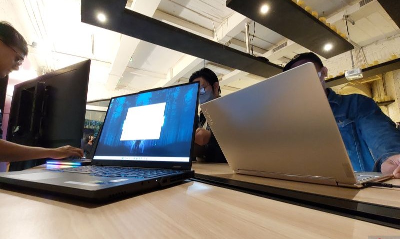 Lenovo Siapkan Laptop Convertible Untuk Indonesia