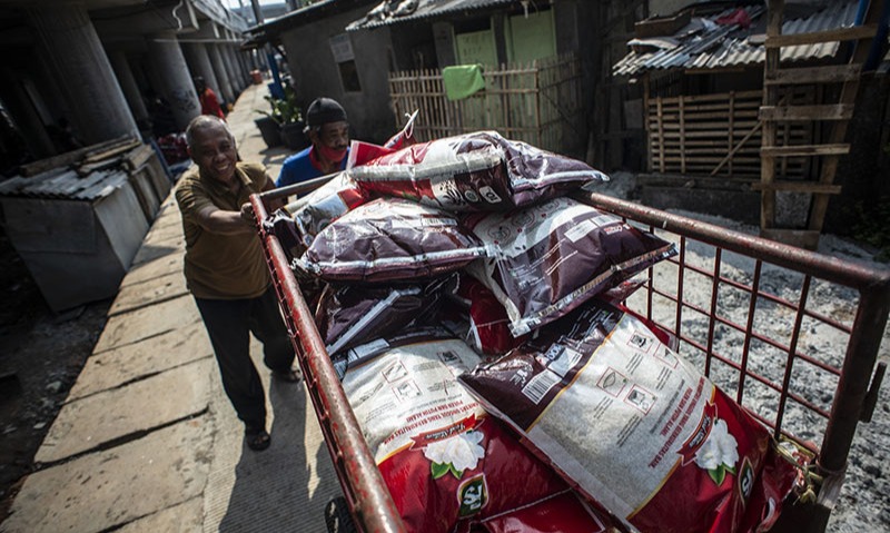 Penyaluran Bansos Beras Baru Terealisasi 35%