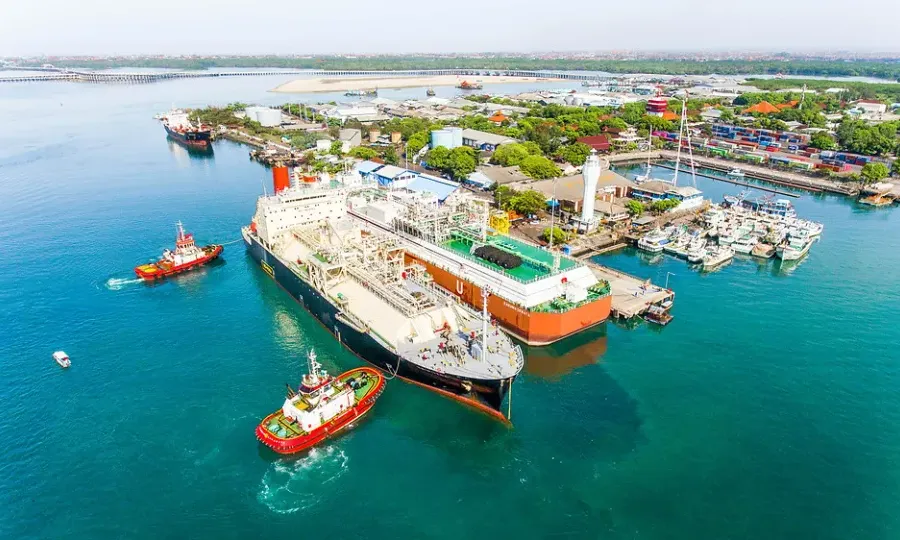 Luhut: Pembangunan Terminal LNG di Bali Upaya Wujudkan Energi Bersih