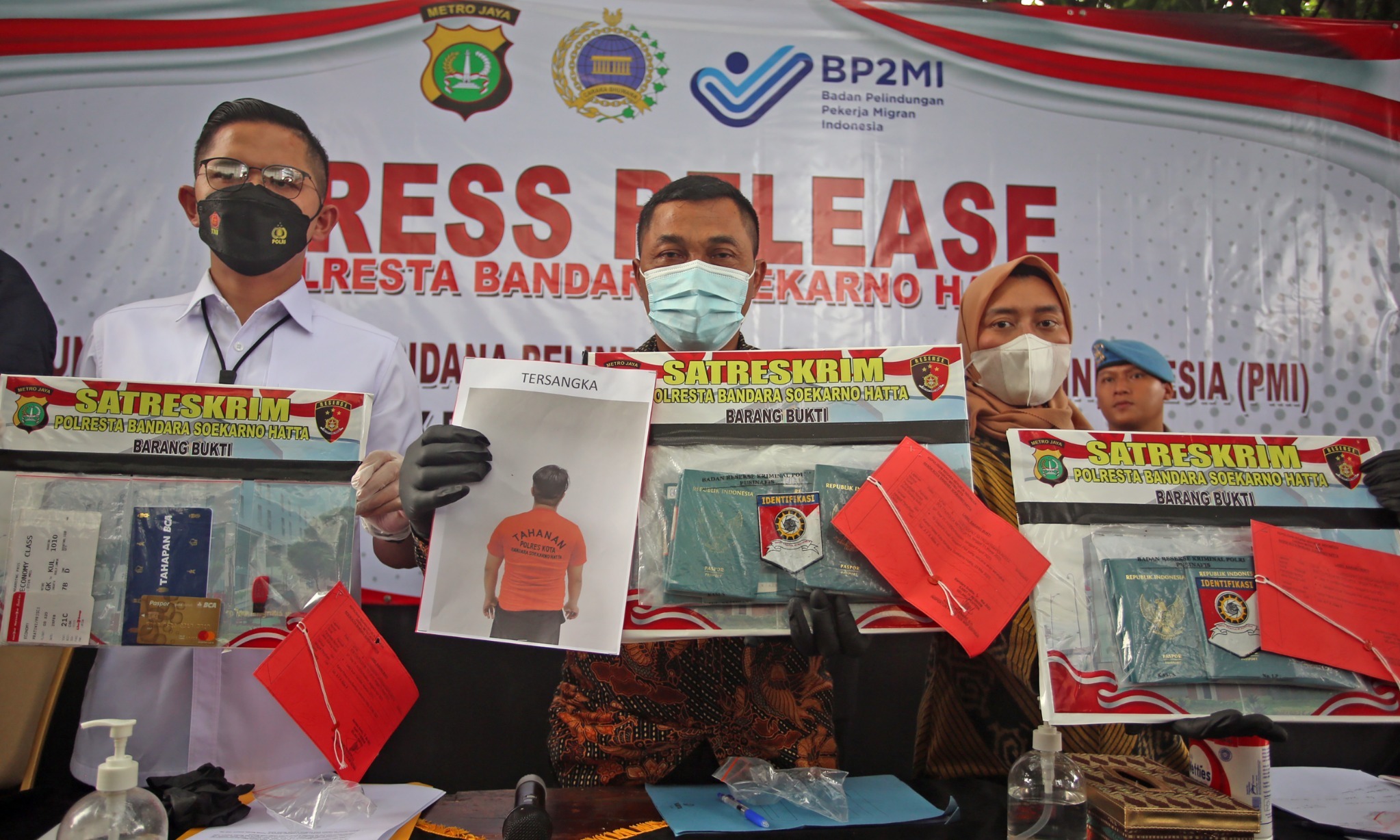 Simbiosis Perdagangan Orang Dan Penipuan Online