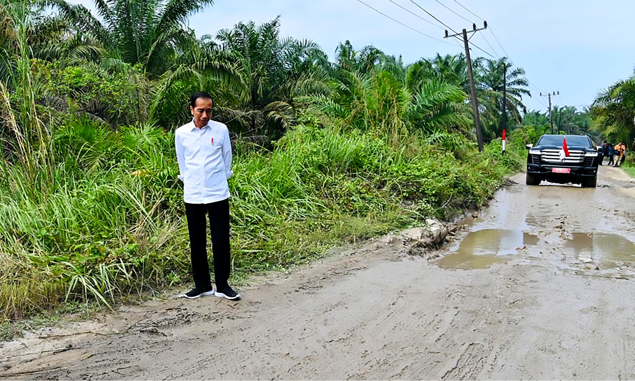 Presiden Dapat Aduan Jalan Rusak Di 7.400 Lokasi Dari Medsos