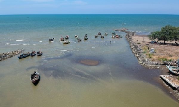 Pemanfaatan Sedimentasi Pasir Laut Tergantung Keputusan Tim Kajian