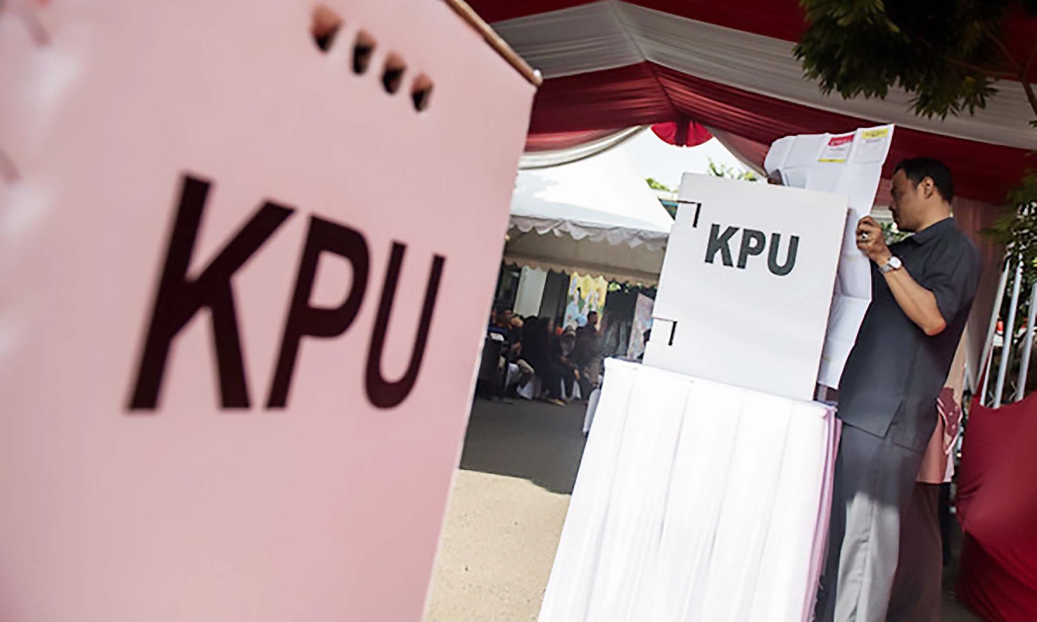 Banyak Artis <i>Nyaleg</i>, Bukti Buruknya Kaderisasi Parpol