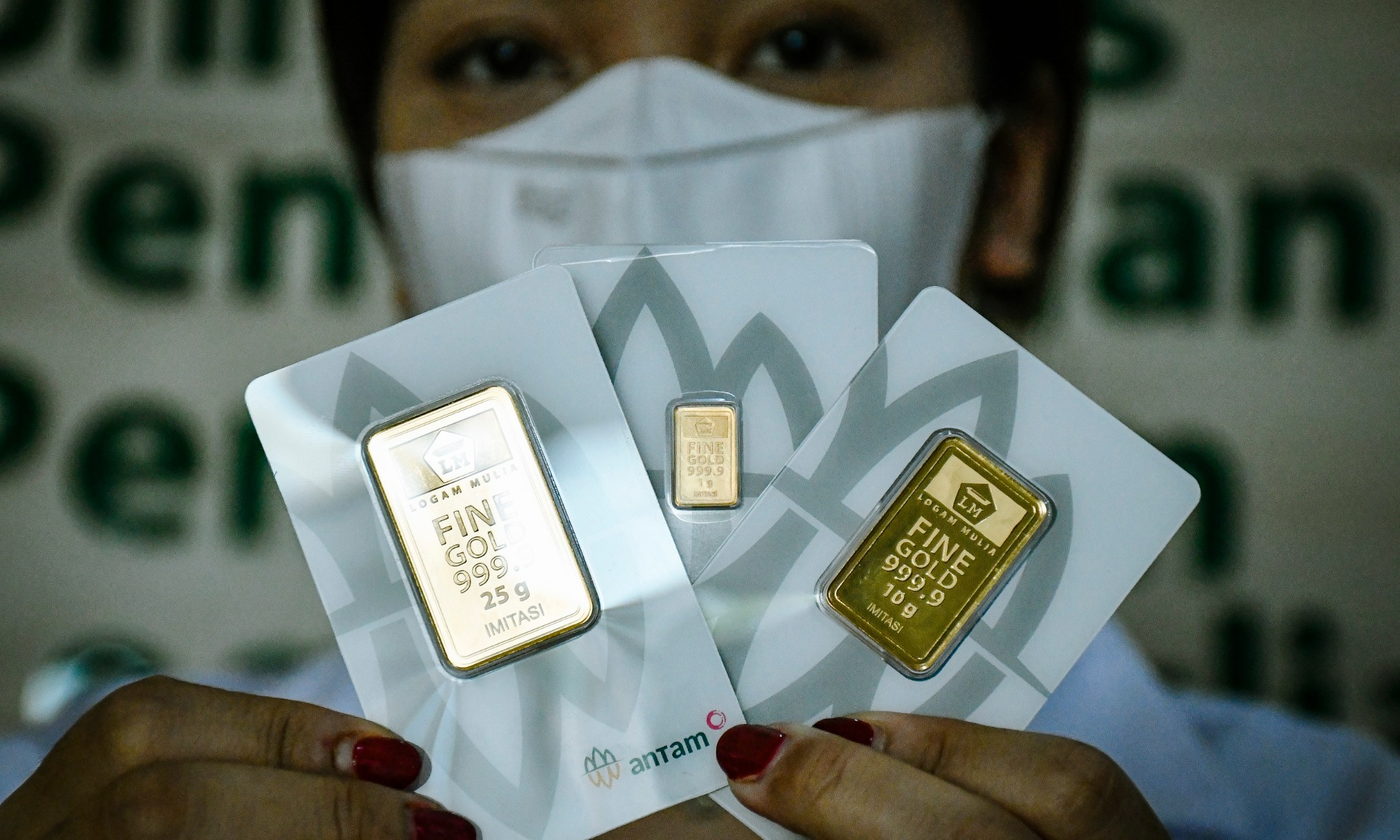 Harga emas Antam di Yogyakarta hari ini turun Rp6.000 per gram