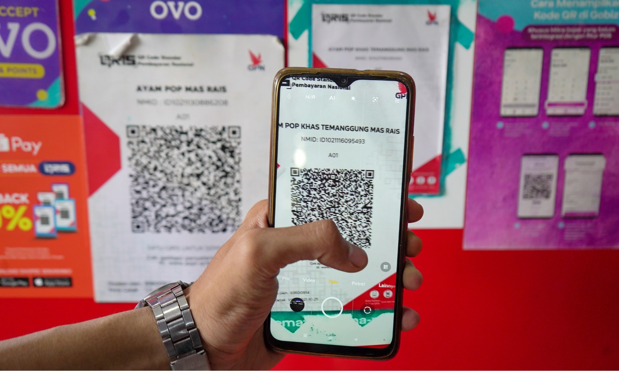 Legislator: Masih Terlalu Dini Terapkan Biaya QRIS