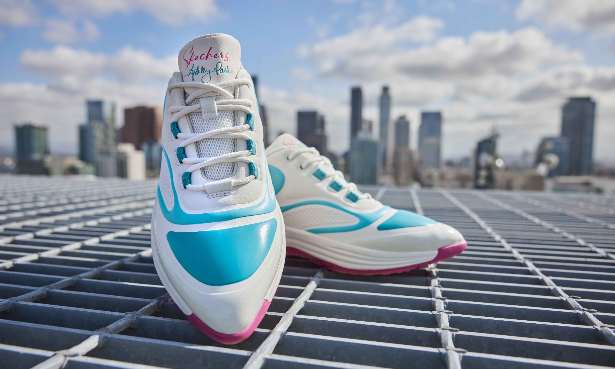 Skechers x Ashley Park, Sneakers Berujung Runcing